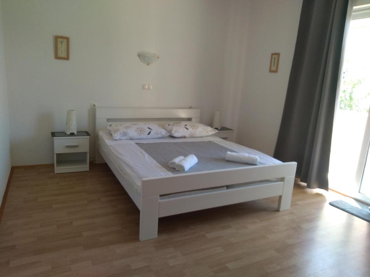 Apartments Kampor Damira Раб Экстерьер фото